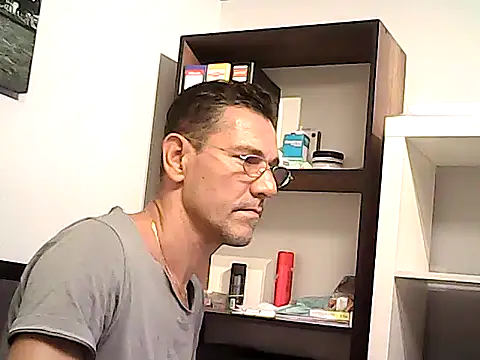 mastercharisma35 Adlı Modelin Canlı XXX Sohbeti