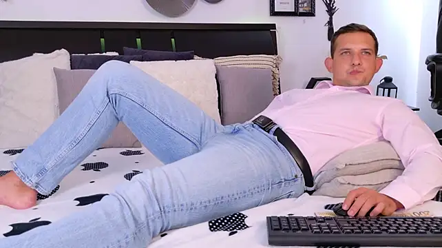 צ'אט XXX בשידור חי של Jimmy_Doss