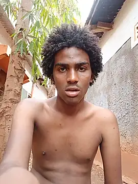 Chat +18 de Itz_Mozez ao vivo