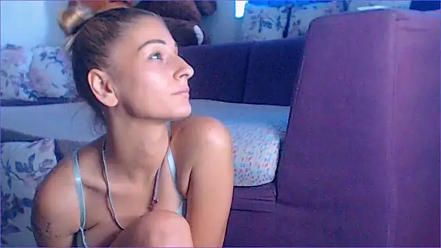 XXX chat uživo modela CassieSpell