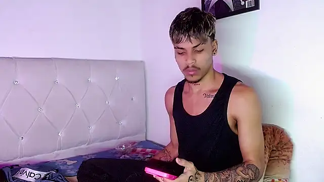 Angel_foxc13's Live XXX Chat
