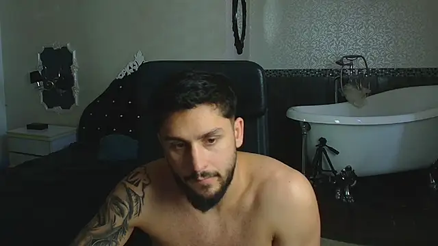 צ'אט XXX בשידור חי של TroyWadee