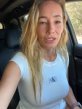  צ'אט XXX בשידור חי של SweetAlegra_