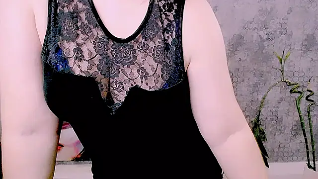 Djullia Adlı Modelin Canlı XXX Sohbeti