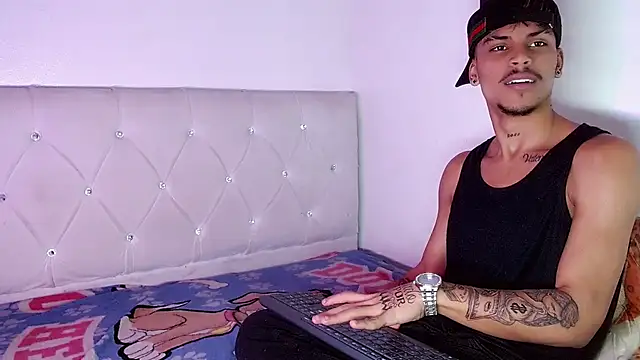 Angel_foxc13 élő XXX-chatje