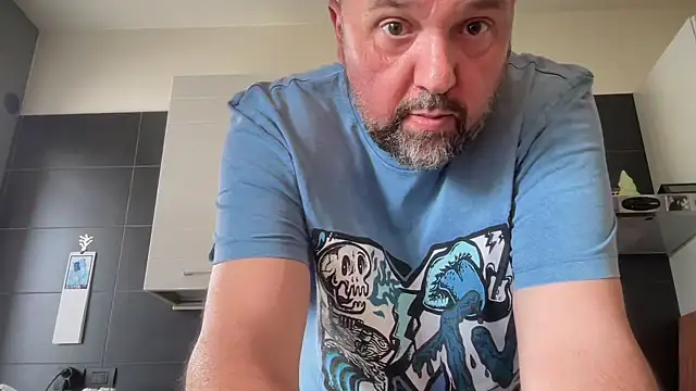 Chatroom XXX en direct de theitalianbear