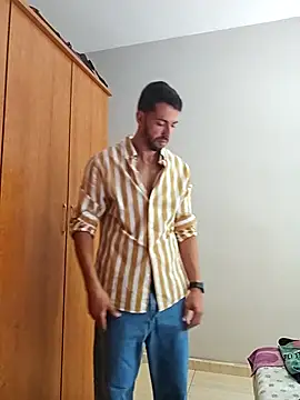 AlanVertigoo Show in webcam