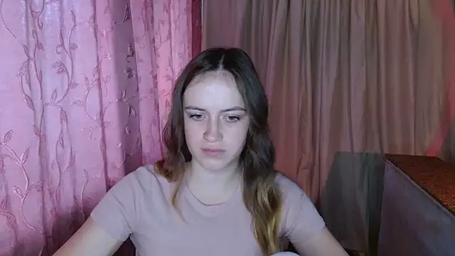 Онлайн чат XXX ElinaStar00