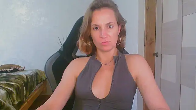 Živý XXX chat CristaQ