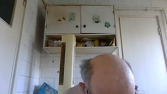 mariusica1@xh Adlı Modelin Canlı XXX Sohbeti