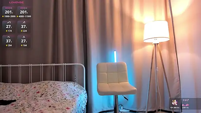 AmiliYan Adlı Modelin Canlı XXX Sohbeti
