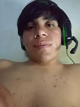 Isaias18RT's Live XXX Chat