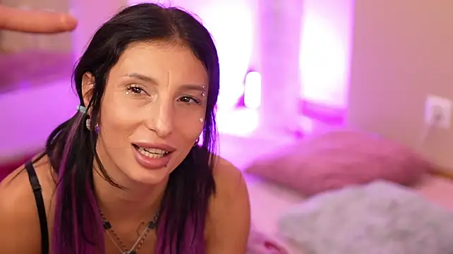 LizzieJordan's Live XXX Chat