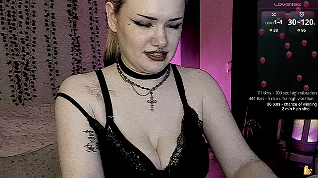 strawberry_elfcat's Live XXX Chat