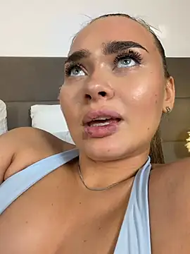 Chat +18 de MonicaWestt ao vivo