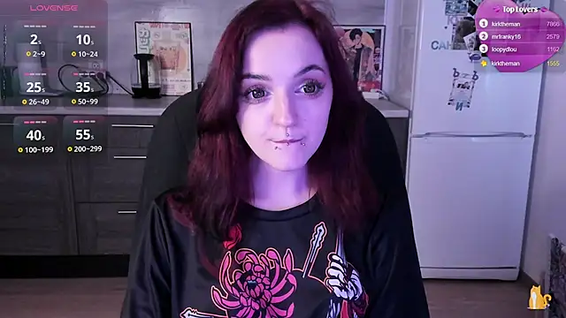 lina__tyaaan élő XXX-chatje