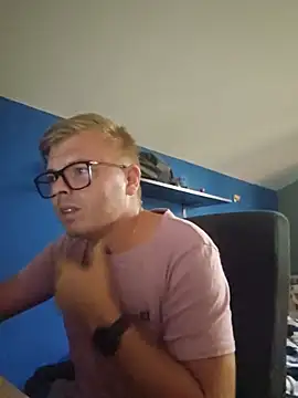 blondeboy92 – Naživo XXX chat