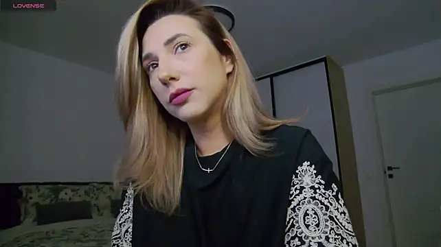 KhloeKn Live XXX chat