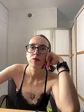 MartiniiSelenna Chat XXX live