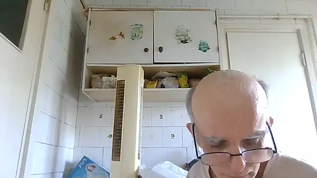 mariusica1@xh live XXX chat