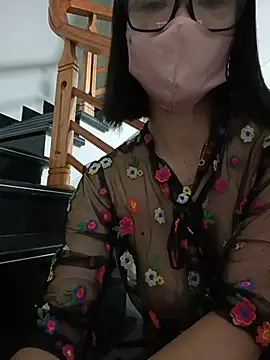 Emma_Linh Chat XXX in diretta