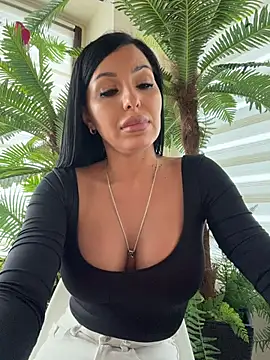 ReynaMorel Adlı Modelin Canlı XXX Sohbeti
