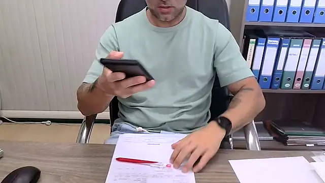 צ'אט XXX בשידור חי של Evasionee
