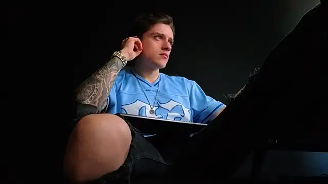 FelixStarkk Chat XXX live