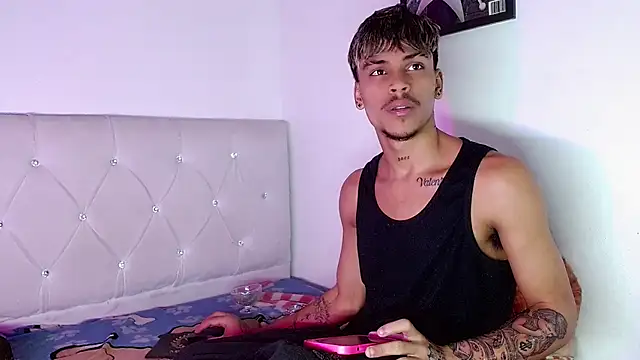 Angel_foxc13のライブXXXチャット