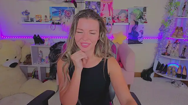 Real_Tini's Live XXX Chat