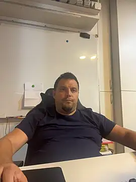 XXX chat uživo modela snayperm123