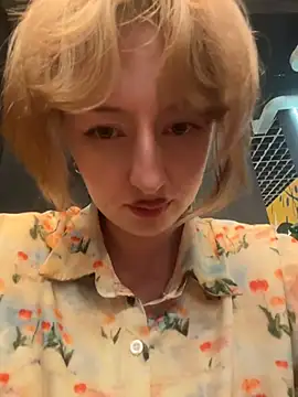 XXX chat uživo modela RonnieKiss