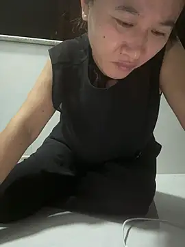 daaqnn's Live Chat Room