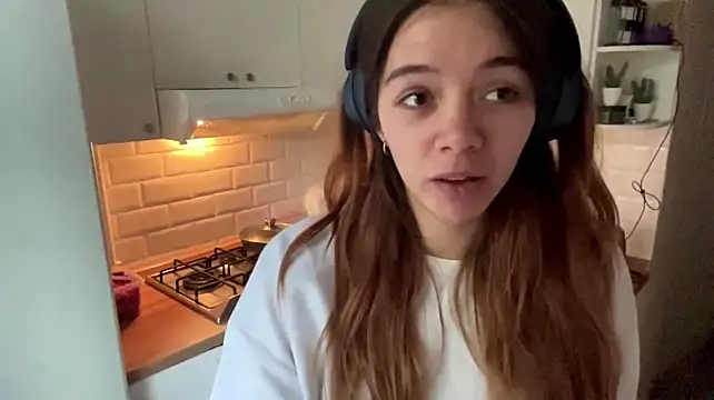 meowskyy élő XXX-chatje