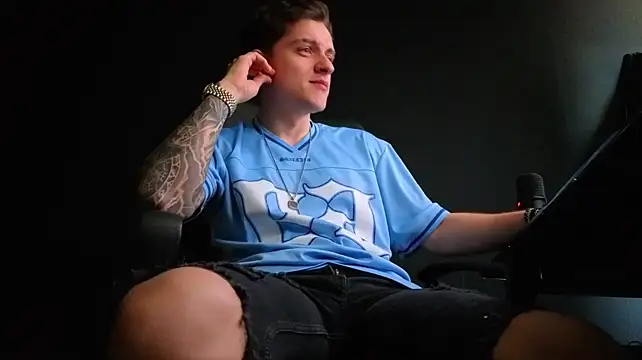 Czat XXX na żywo – FelixStarkk