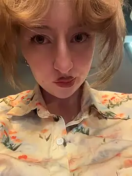 RonnieKiss Adlı Modelin Canlı XXX Sohbeti