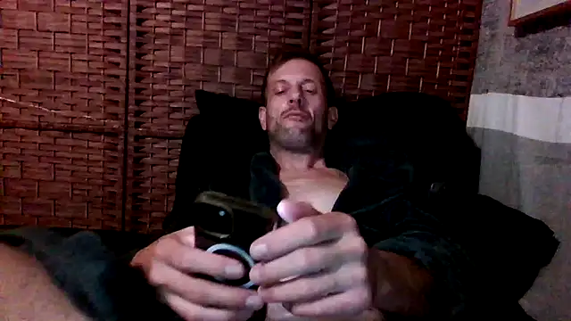 DenBeenDikN Show in webcam