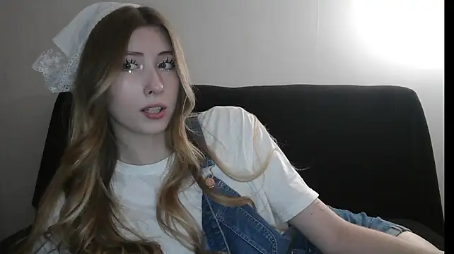 ErikaShyy Adlı Modelin Canlı XXX Sohbeti