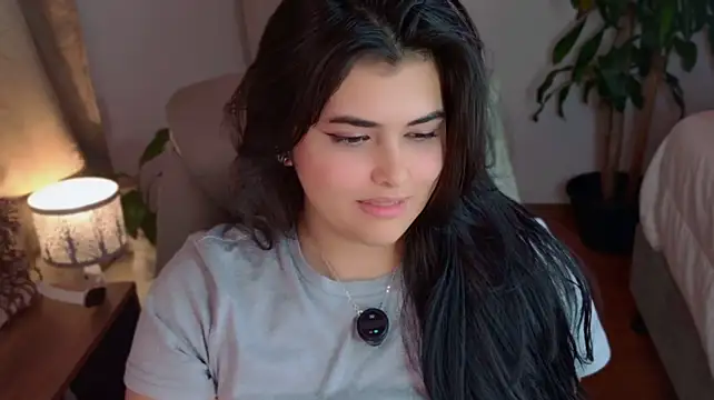 Nannicutee Adlı Modelin Canlı XXX Sohbeti