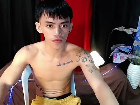 urhunky_boy Show Webcam