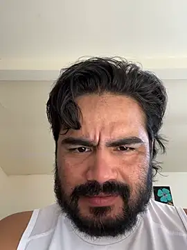 دردشة MichaelBear_21 الجنسية المباشرة