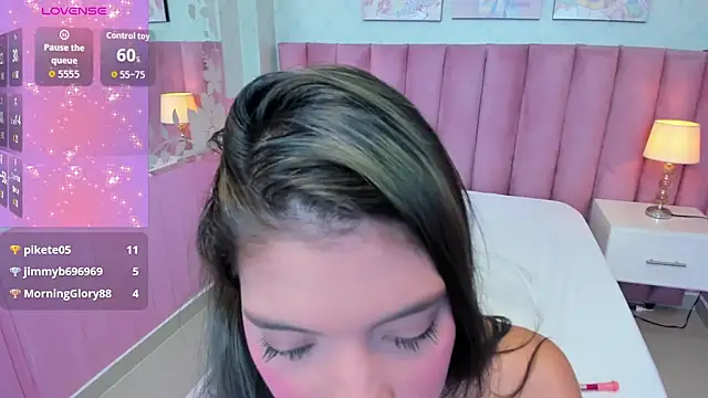 doll_skinny18 Adlı Modelin Canlı XXX Sohbeti