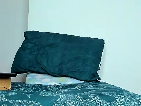 young_alpha_777 – Naživo XXX chat