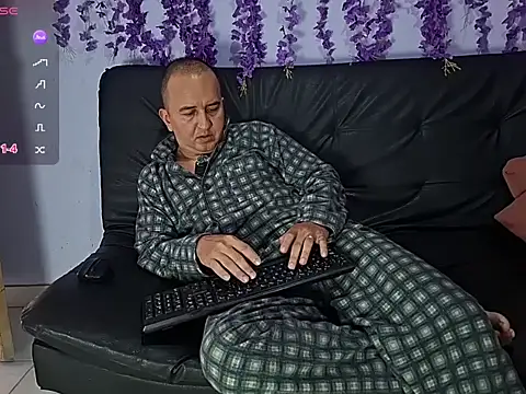 EnzoRomanof Live XXX-Chat