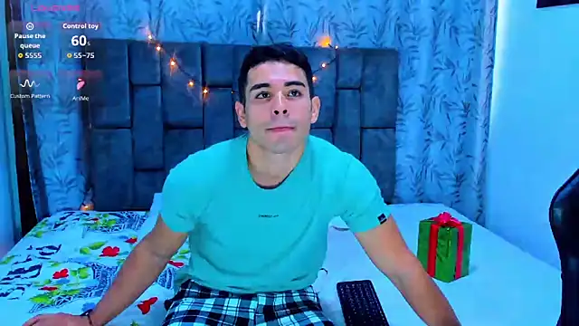 DarellTheseo Live XXX Chat
