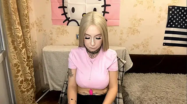 XXX chat uživo modela ShawtyAlt