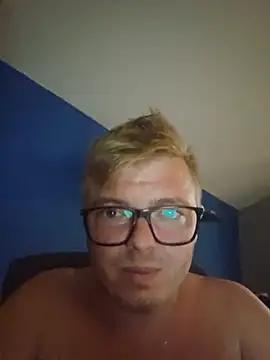 XXX chat uživo modela blondeboy92