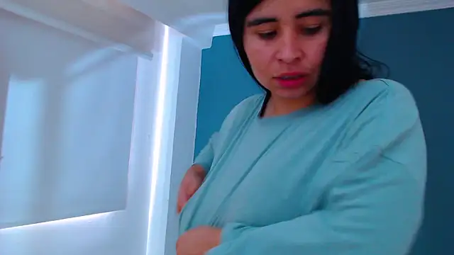 danna-_roouss' Live XXX Chat