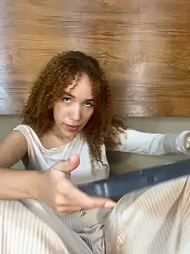 LunaVal_'s Live XXX Chat