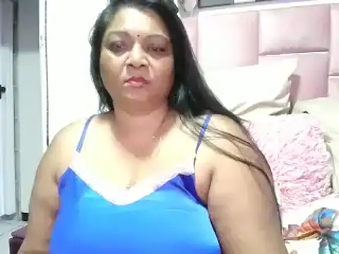 IndianDelia Adlı Modelin Canlı XXX Sohbeti